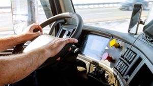 Lkw-Fahrer 32 Stunden   nonstop am Steuer– 2500 Euro Strafe