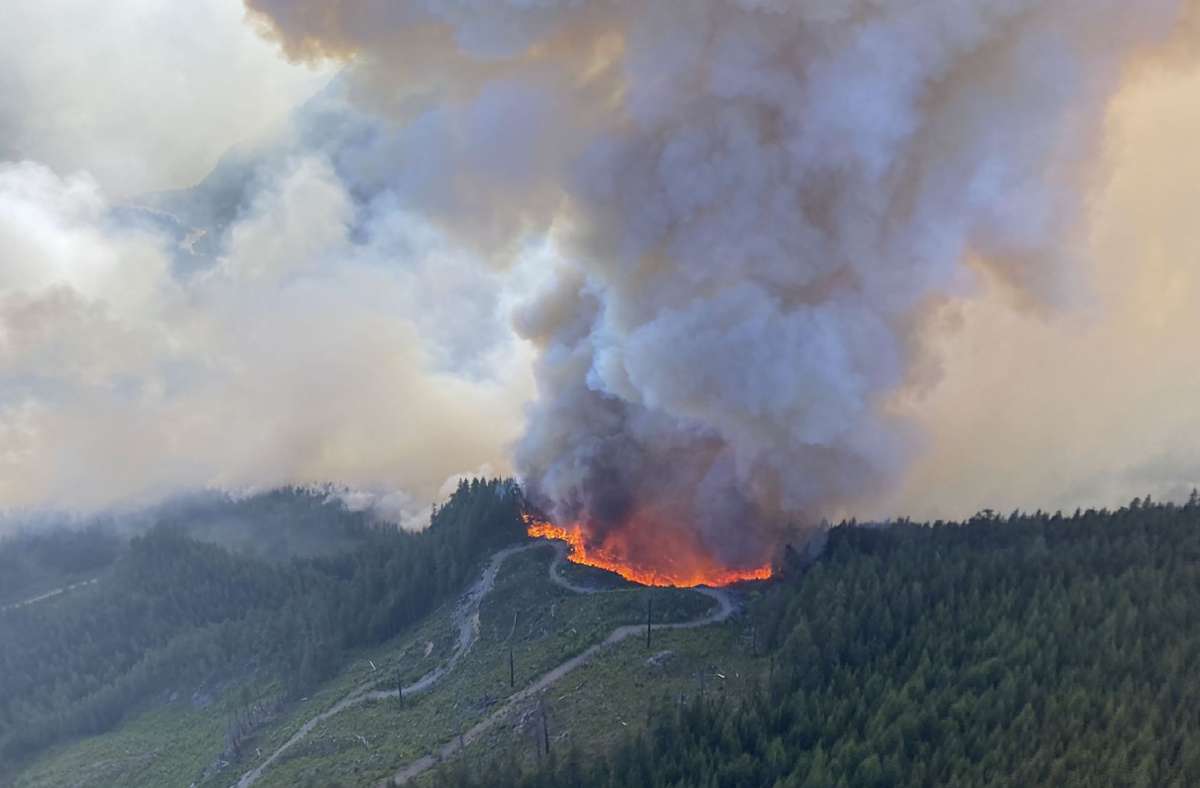 Kanada: Hunderte Menschen wegen schwerer Waldbrände mit Flugzeugen evakuiert