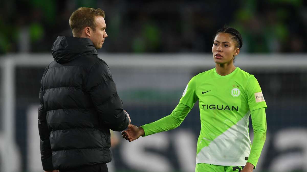 Frauenfußball: Wolfsburg schreibt Titel nach 0:4 gegen Bayern praktisch ab