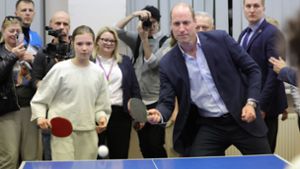 Prinz William spielt mit ukrainischen Kindern Tischtennis