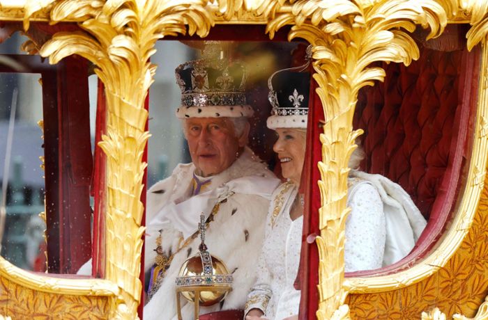 Krönung in Großbritannien: König Charles III. und Königin Camilla sind gekrönt