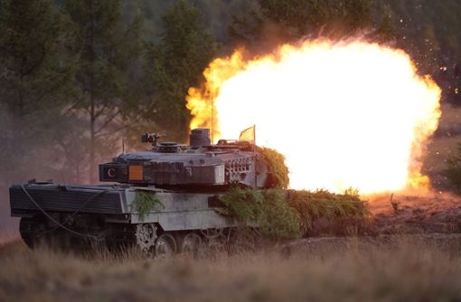 Der Leopard-2-Panzer bei einer Truppenübung. Foto: AFP