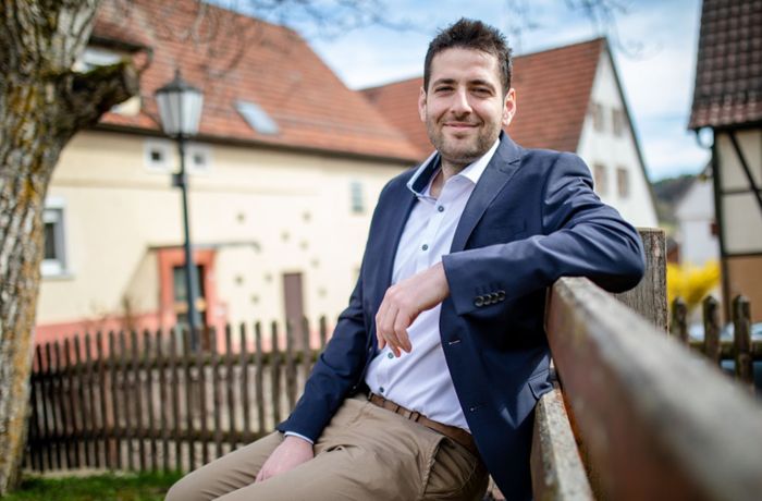 Ryyan Alshebl in Ostelsheim gewählt: Einstiger Flüchtling aus Syrien wird Bürgermeister