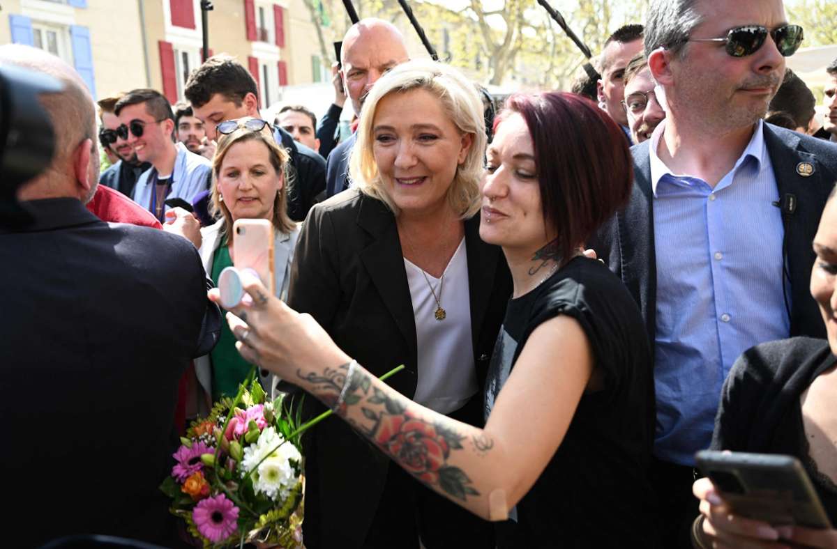 Präsidentschaftskandidatin Marine Le Pen: Charme-Offensive auf Samtpfoten