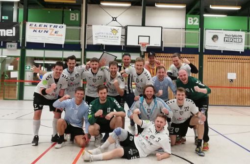 Die Renninger Handballer freuen sich über ihren hauchdünnen 22:21-Auswärtssieg bei der SG Nebringen/Reusten. Foto: Facebook/SpVgg Renningen