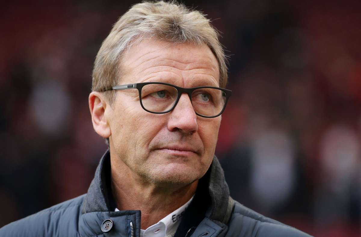 VfB Stuttgart im Abstiegskampf: Guido Buchwald übt Kritik an Stuttgarter Transferpolitik