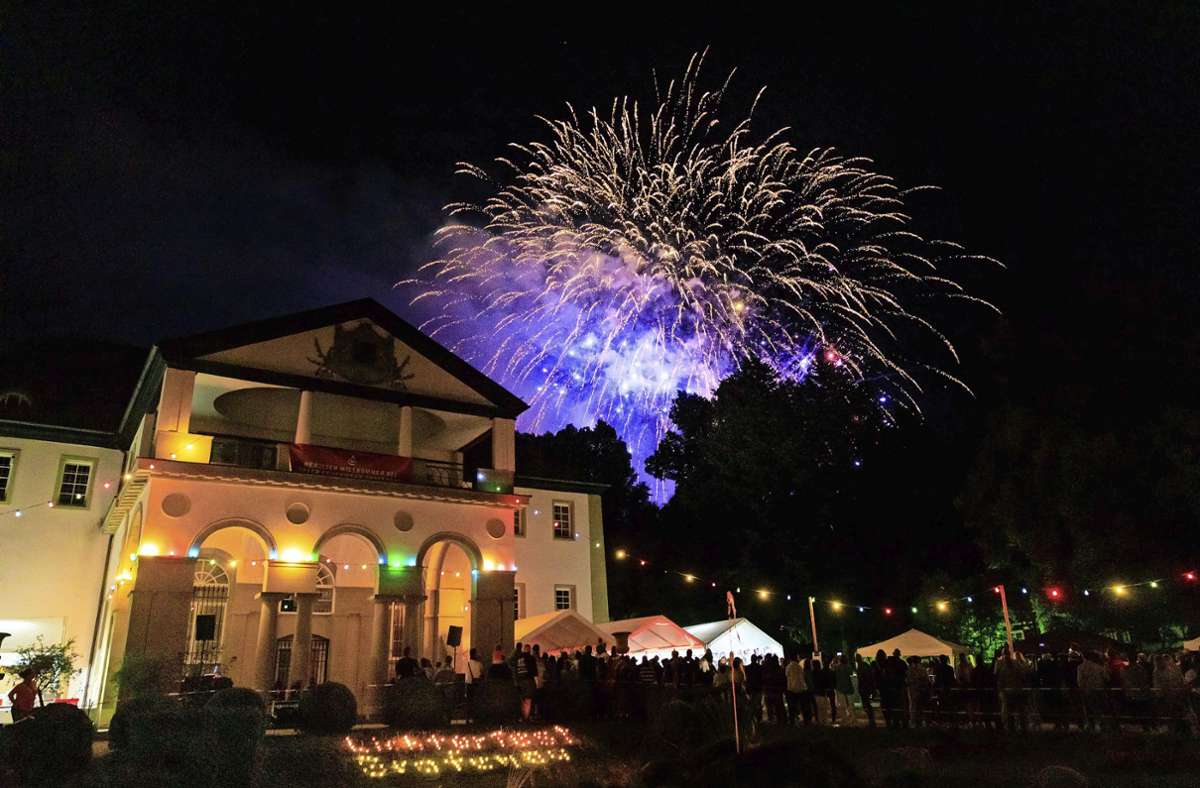 Feuerwerk über Schloss Dätzingen: Grafenau lässt es beim  Lichterfest krachen