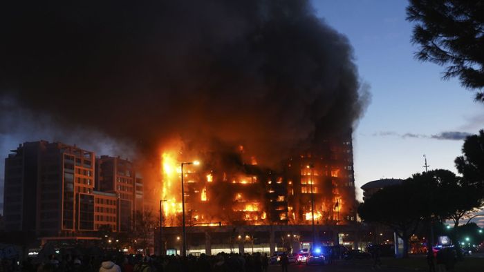 Vier Tote und bis zu 15 Vermisste nach Feuerinferno in Spanien