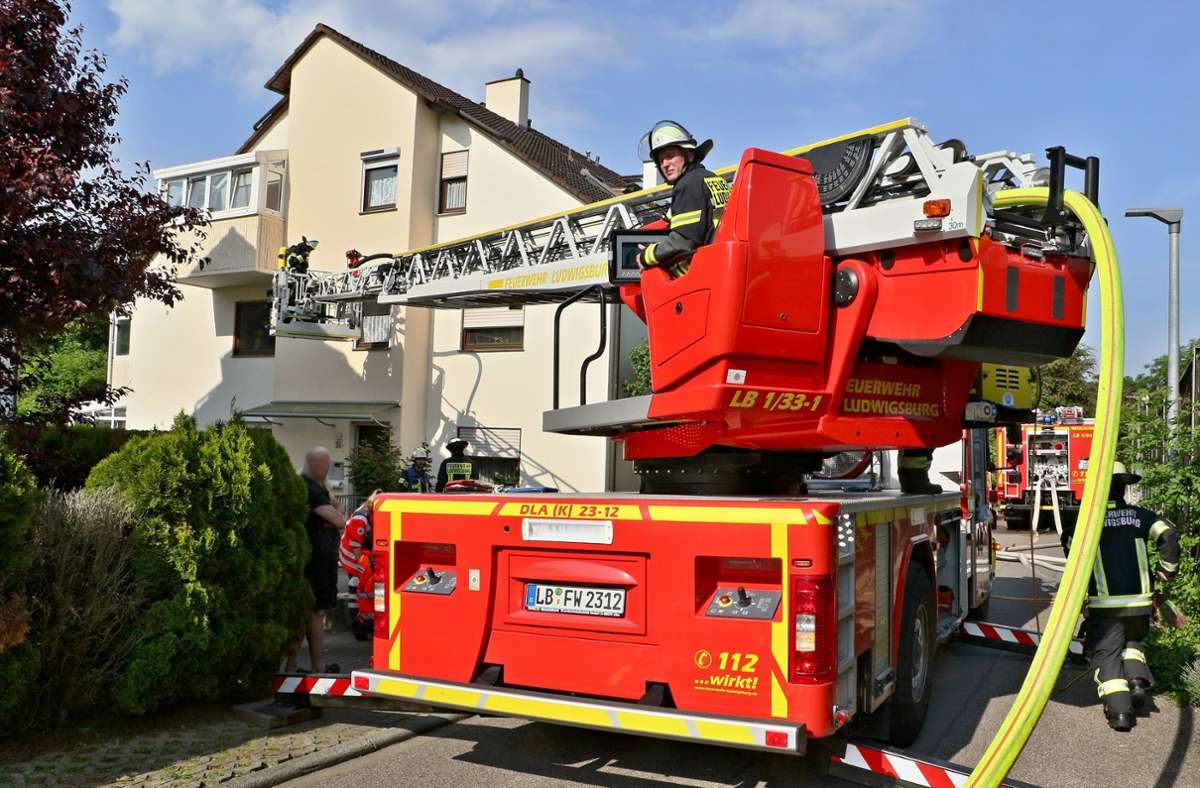 Wohnung nach Brand in Ludwigsburg unbewohnbar: Mikrowelle geht in Flammen auf