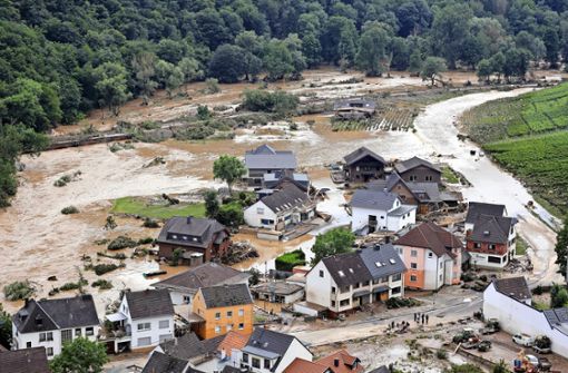 Im Sommer 2021 führten starke Regenfälle zu Überflutungen  wie auf unserem Bild in der Eifel. Foto: imago/Christoph Hardt