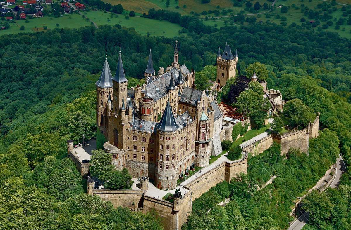 Rechtsextremismus: Reichsbürger vor Burg Hohenzollern