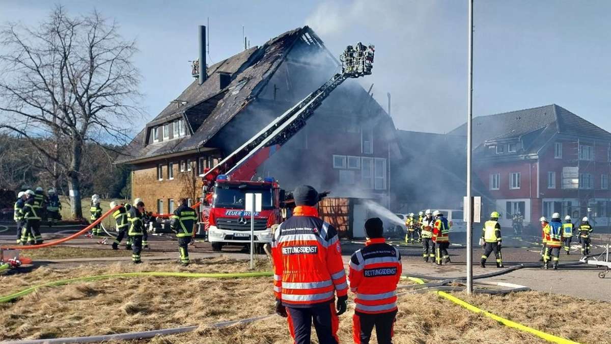 Riesiger Schaden: Jugendhilfe im Schwarzwald: Haus brennt komplett aus