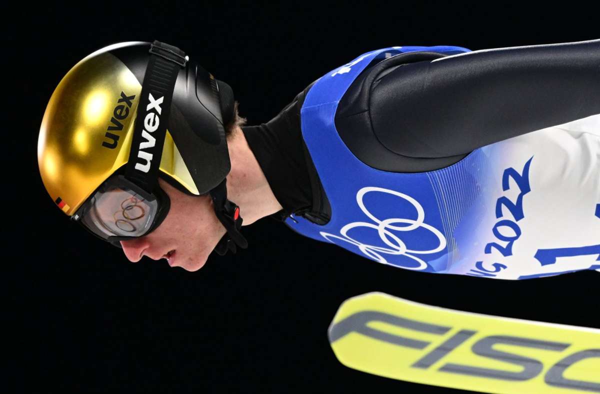 Skispringen bei Olympia 2022: Schummel-Vorwürfe gegen Karl  Geiger trüben die Stimmung