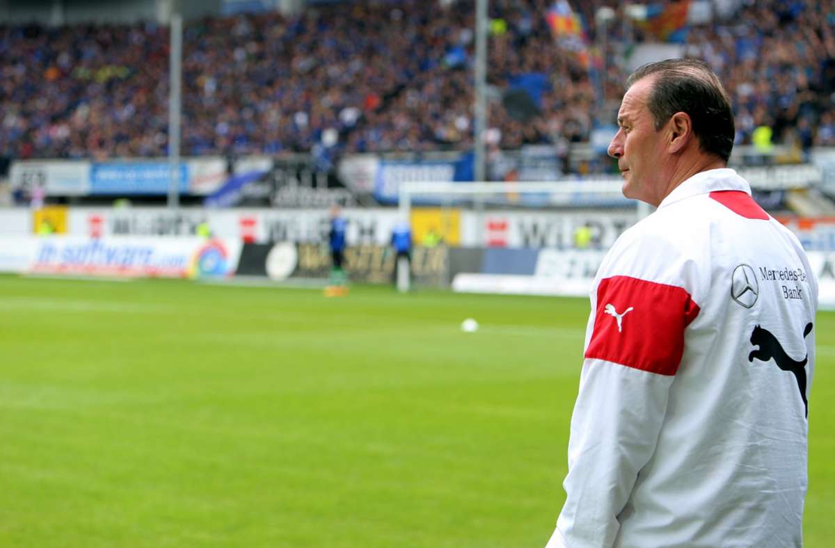 Für die Mannschaft von Trainer Huub Stevens ist in Paderborn alles möglich – direkter Klassenverbleib, Relegation oder Abstieg.