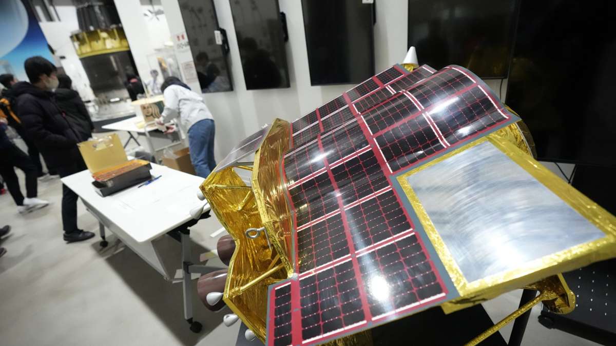 Nach Mondlandung: Japan muss Sonde abschalten –  hofft aber auf Neustart