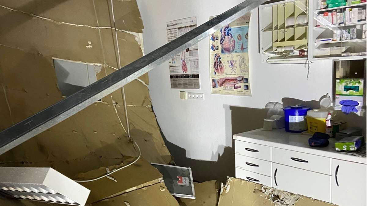 Ein Bild der Zerstörung im Behandlungszimmer.