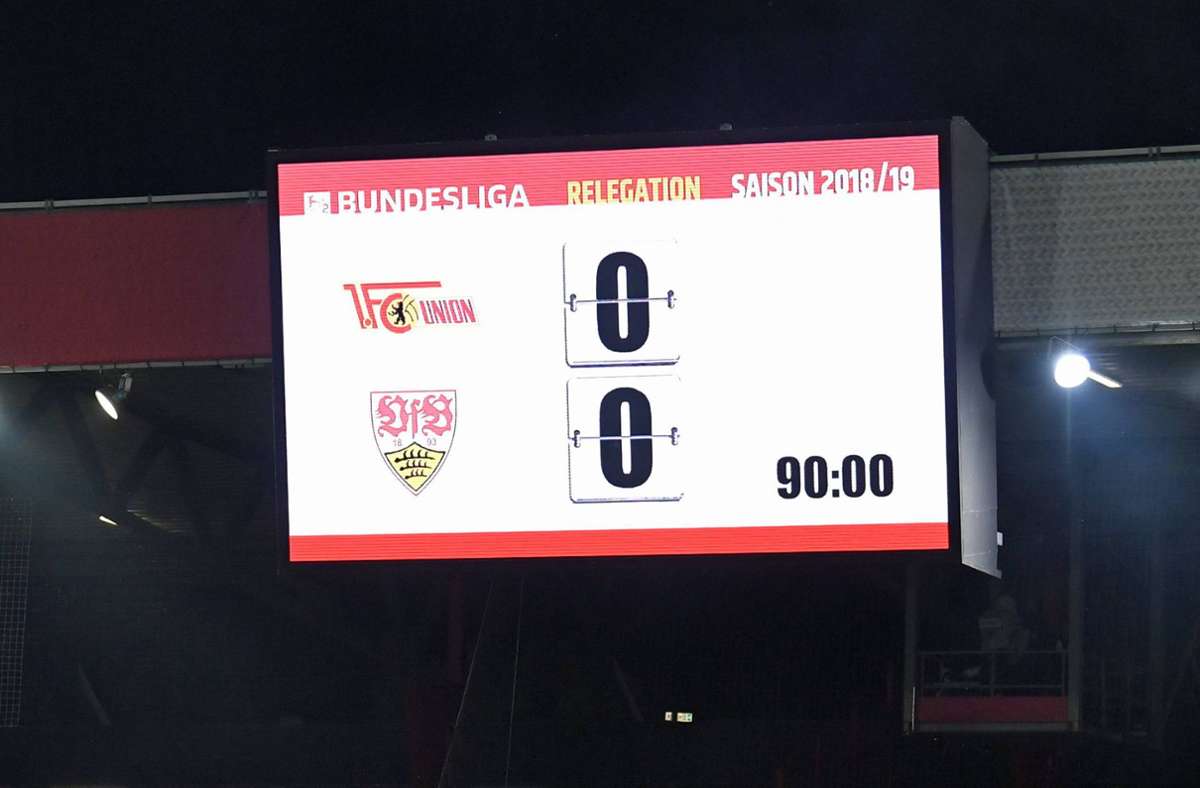 Die Anzeigetafel zeigt es 2019 an: 0:0 für den VfB in der Relegation bei Union Berlin – es ist der Abstieg.