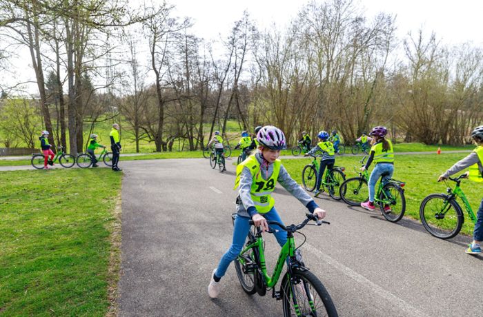 Verkehrserziehung im Kreis Böblingen: 4000 Grundschüler lernen das sichere Radeln
