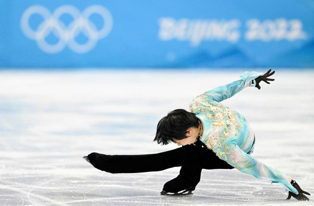 Eiskunstlauf bei Olympia 2022: Favorit Hanyu  stürzt bei geplanter Weltpremiere von Vierfach-Axel
