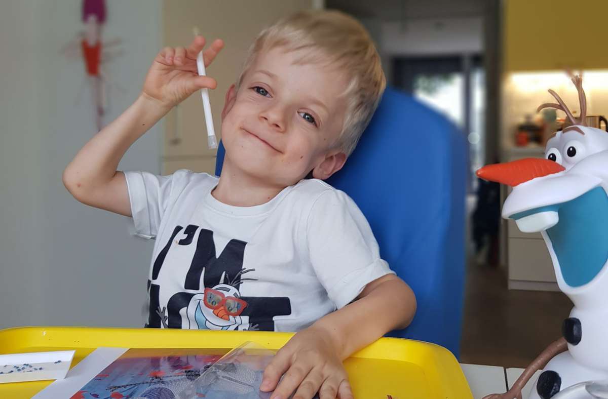 Neunjähriger leidet an Glasknochenkrankheit: Warum Philipp so lange auf seine Operation in Stuttgart warten muss