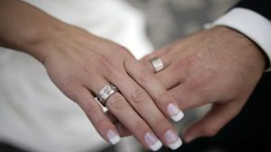 Mehr Paare heiraten – weniger lassen sich scheiden