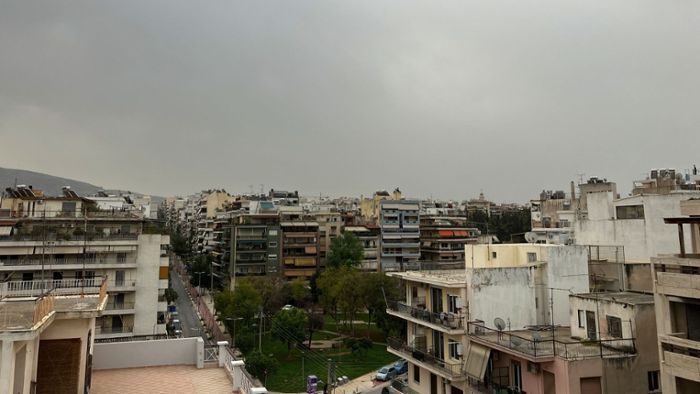 Sahara-Sand und Wärme: Athen ächzt unter grau-brauner Dunstglocke