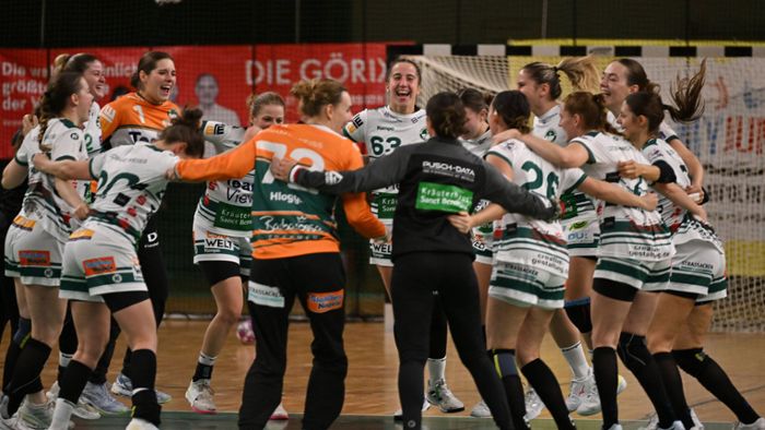 Frisch Auf Göppingen steigt in  Bundesliga auf: Frisch-Auf-Frauen feiern rauschende Handballparty