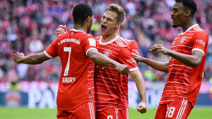 Bayern souverän - Bochum zieht an Schalke vorbei