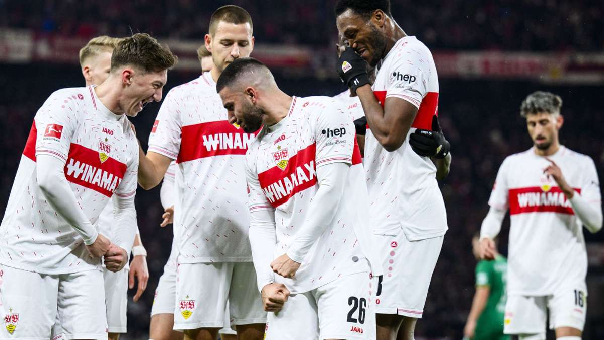 Vorbereiter Angelo Stiller und Vollstrecker Deniz Undav bejubeln das 1:0 gegen Augsburg. Unsere Redaktion bewertet die Leistungen der VfB-Profis mit einer detaillierten Einzelkritik und vergibt pro Spieler eine Note.