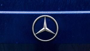 Mercedes-Benz mit kräftigem Gewinnsprung