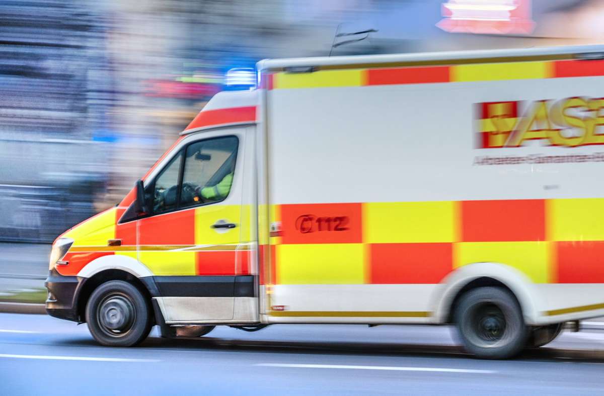 Unfall in Echterdingen: Zehnjähriger Junge nach Zusammenstoß mit Auto in Klinik
