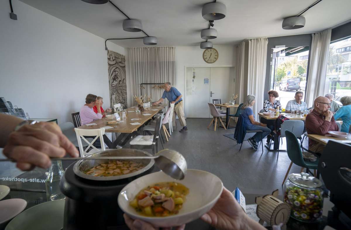 Ungewöhnlicher Gastrobetrieb in Ditzingen: In der Alten Apotheke herrscht nun Siegesstimmung