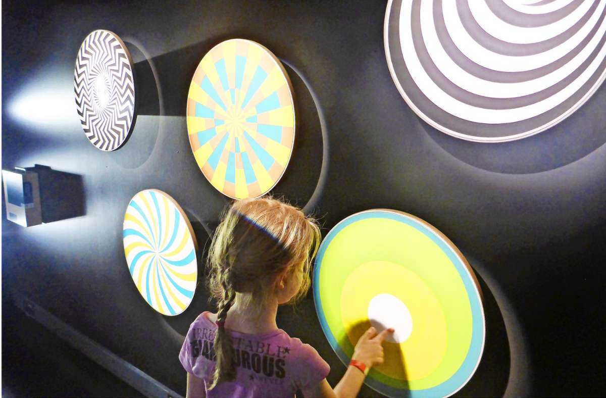 Farbspiele: In der Forscherfabrik können Kinder Licht und Schatten erforschen.