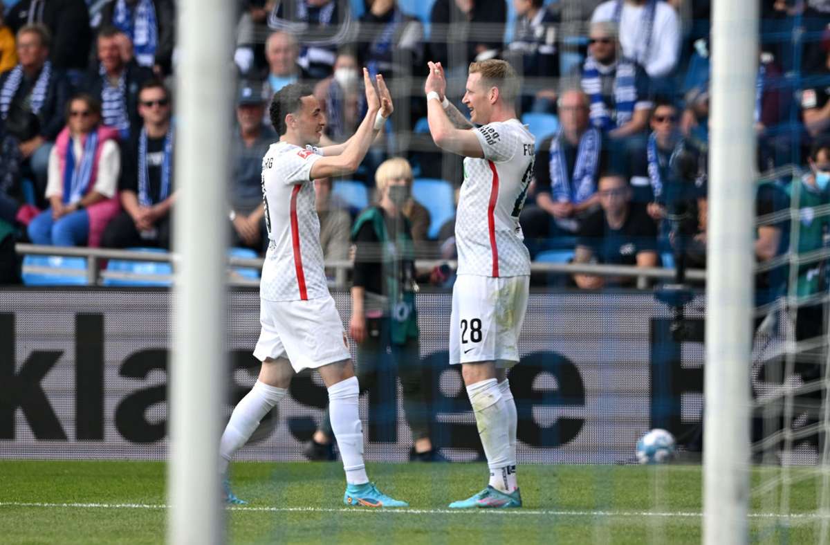 Fußball-Bundesliga: FC Augsburg holt wichtige Punkte im Abstiegskampf