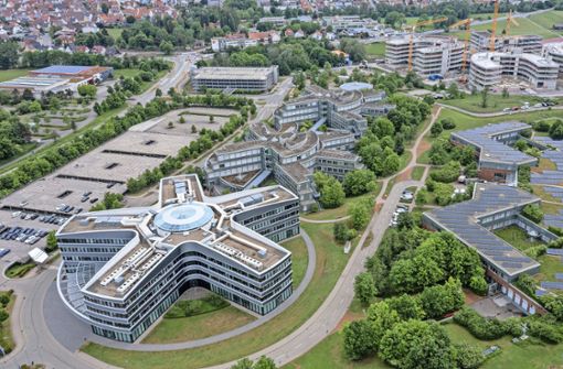 Auf dem westlichen Teil des IBM-Geländes in Ehningen soll auf neun Hektar ein „innovativer Wohn-Tech-Campus“ entstehen. Die Kosten für den dafür anstehenden städtebaulichen Wettbewerb übernimmt der Investor Ozean Horizont. Foto: Stefanie Schlecht