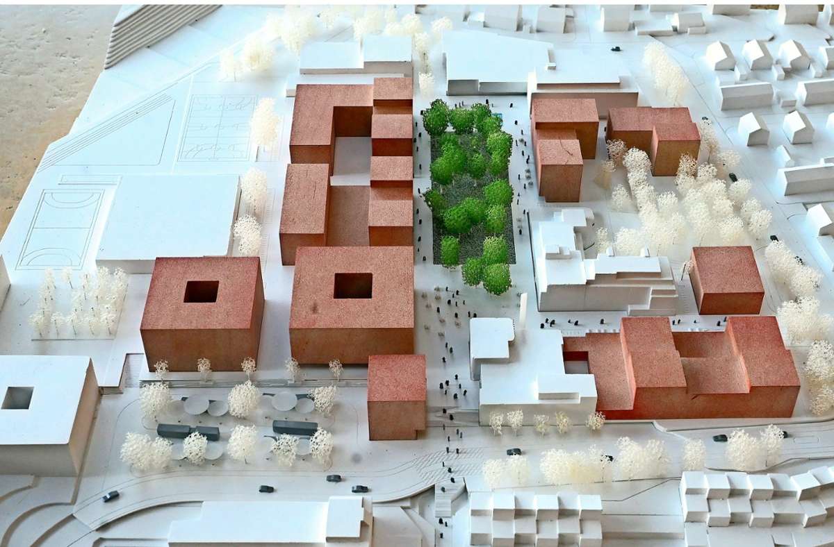 So stellen sich die Architekten das  Zentrum vor: Vorne links ist die neue Oscar-Paret-Schule zu erkennen, in der Bildmitte vorne  das alte Rathaus (beides in Weiß).
