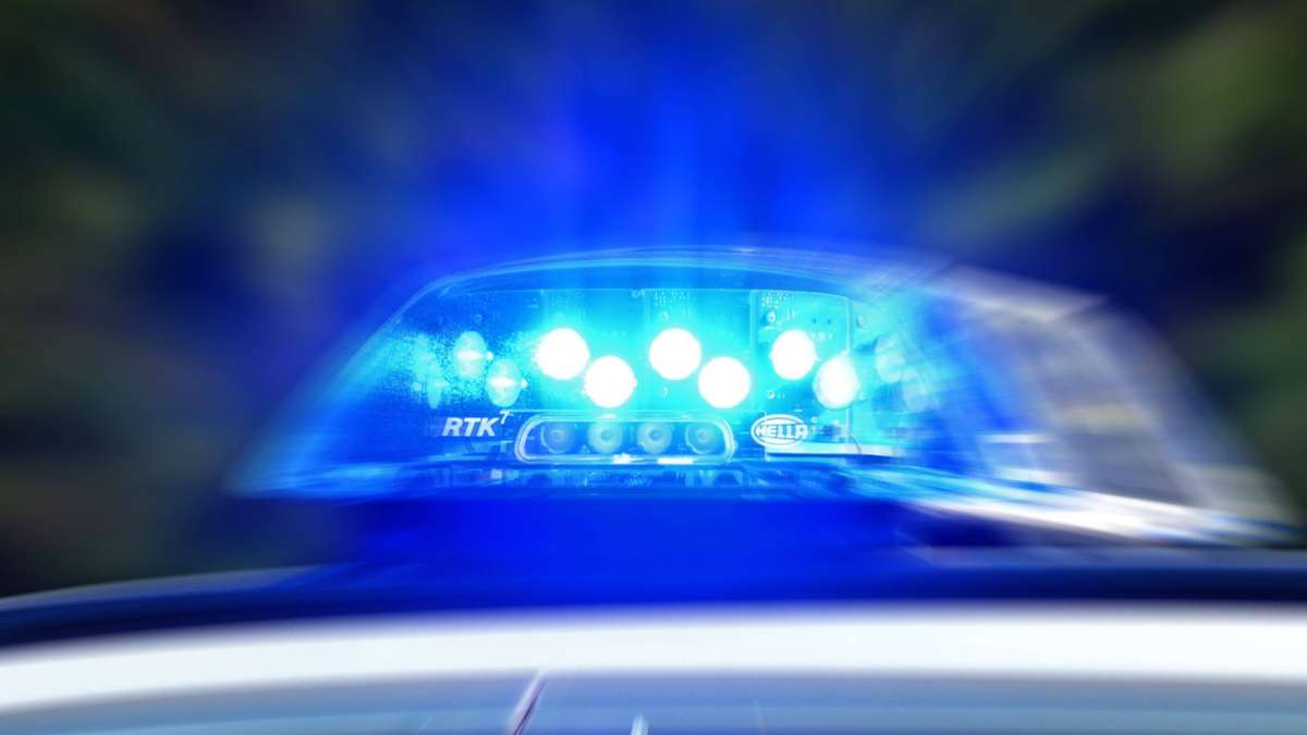 Vorfall in Wendlingen: Senior von zwei Unbekannten in eigener Wohnung angegriffen