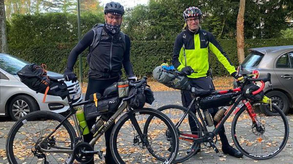 Mit der richtigen Ausrüstung könne man auch im Herbst und Winter Rad fahren, sagt der Stuttgarter Robert Otto (links).