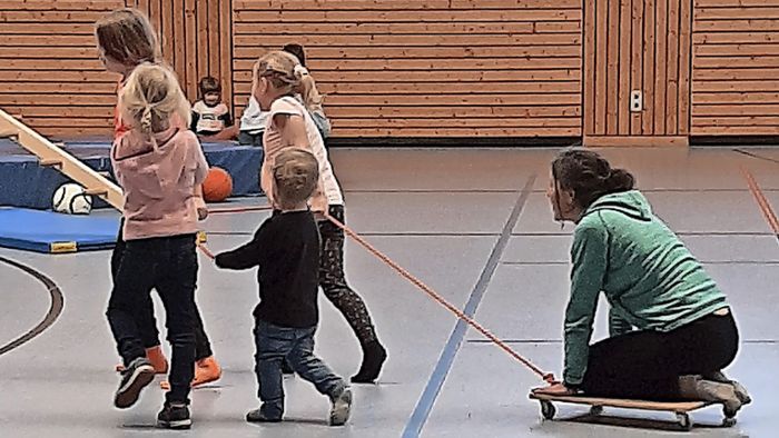 Charity-Kinderturnen für leukämiekranke Kim aus Renningen