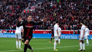 Leverkusen gewinnt wieder spät, Bayern verliert