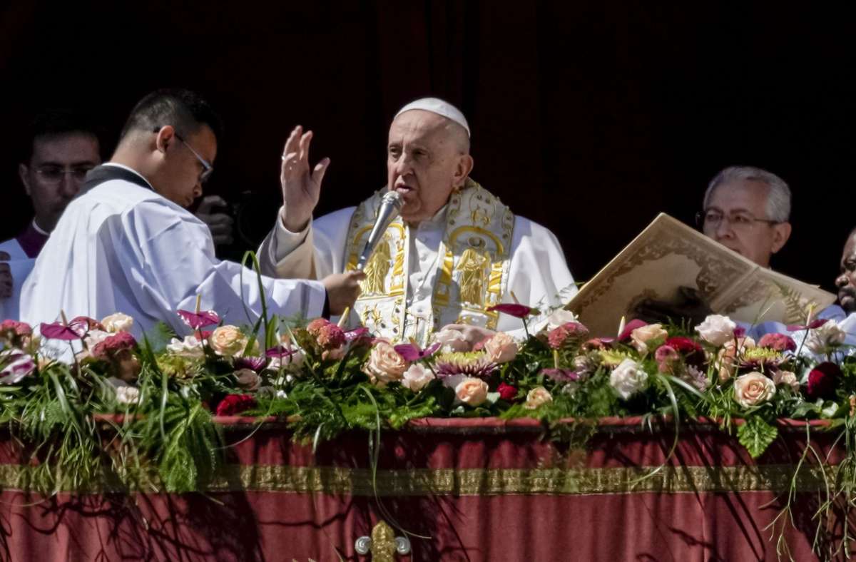Osterbotschaft und „Urbi et Orbi“: Papst Franziskus ruft zu Frieden auf