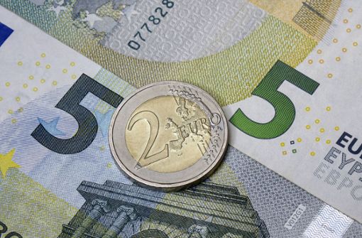 Der baldige  Sprung auf zwölf Euro Mindestlohn überfordert die Wirtschaft, fürchten die Arbeitgeber. Foto: imago images//Steinach