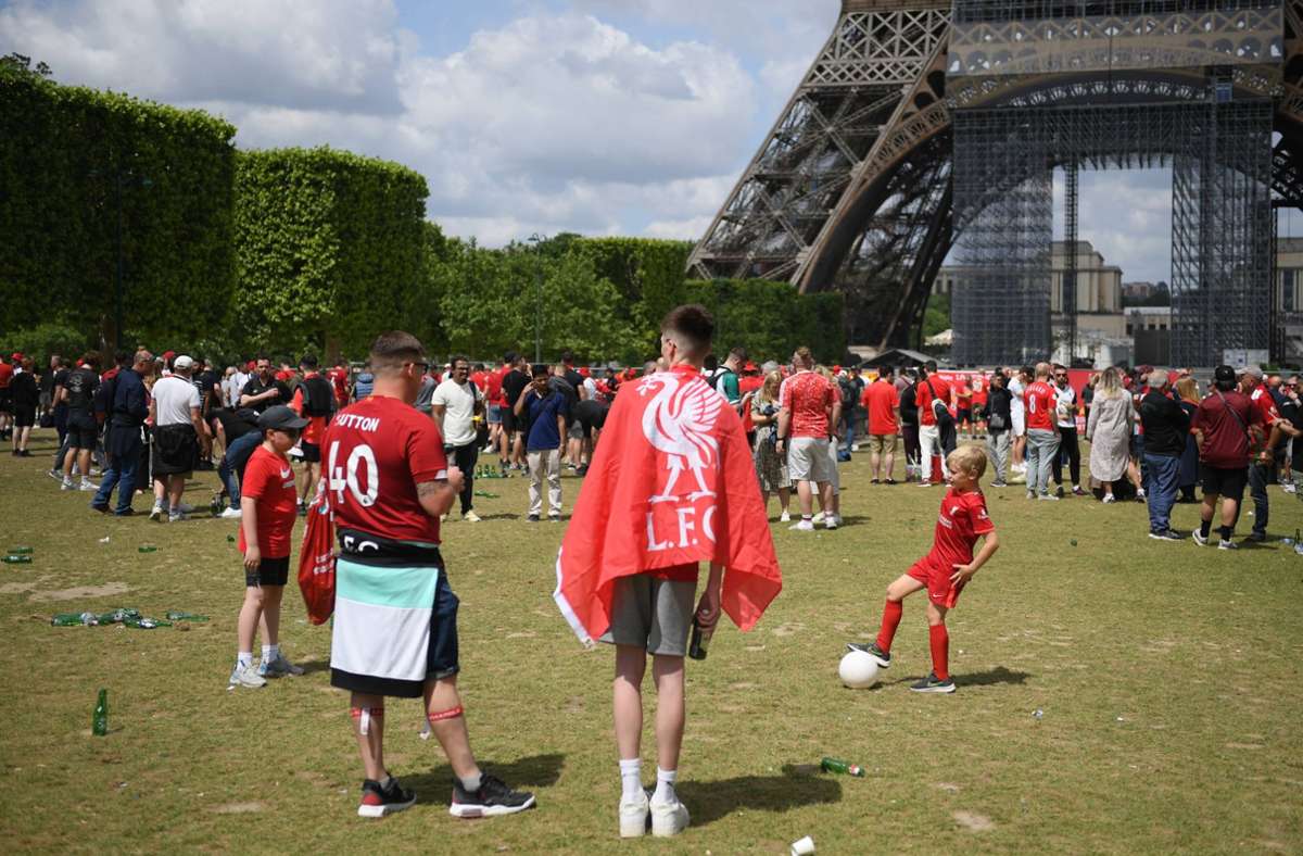 Paris war am Samstag fest in Hand der Liverpool-Fans. Rund 60 000 von ihnen waren nach Frankreich gereist, obwohl offiziell nur 20 000 Tickets an die Reds-Fans verteilt wurden. Foto: IMAGO/SNA/IMAGO/Alexey Filippov