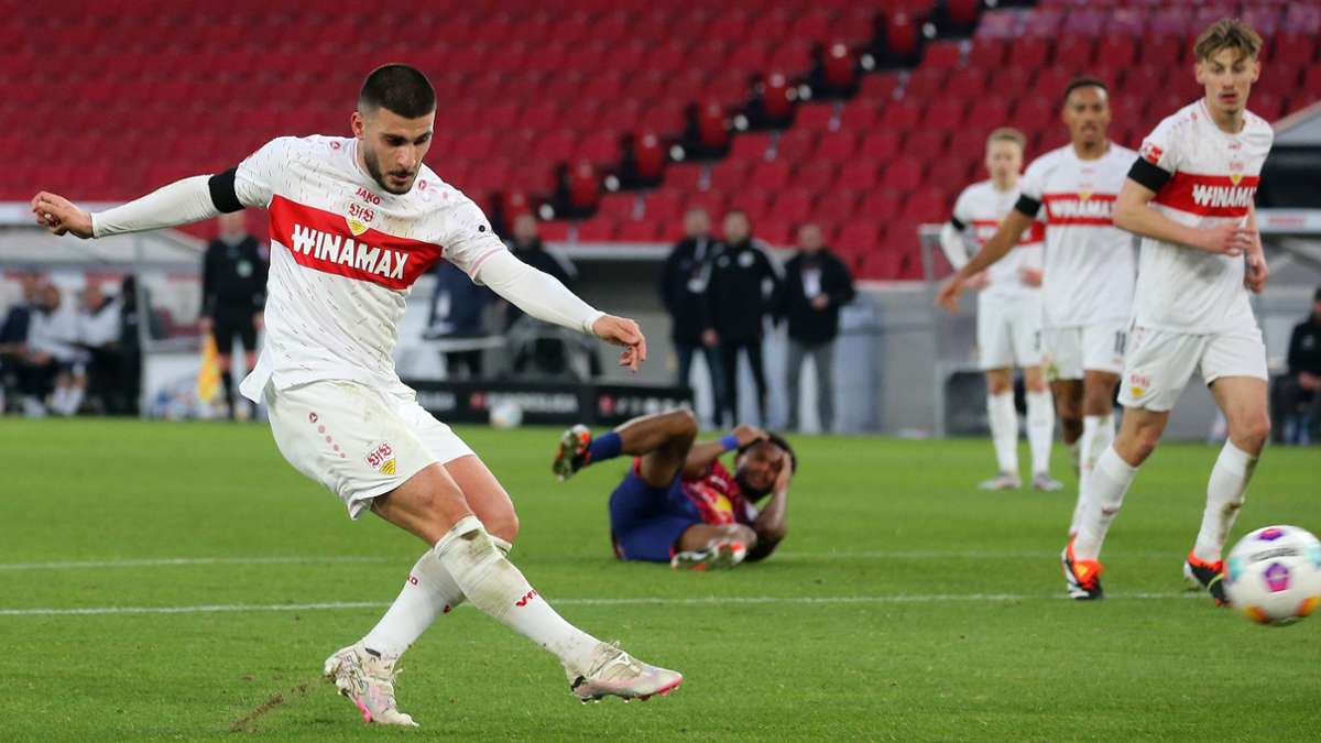 VfB-Stürmer Deniz Undav erzielt das 5:2 für den VfB Stuttgart gegen RB Leipzig.