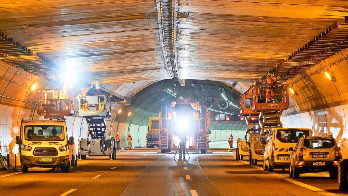 Die Arbeiten in der Weströhre des Engelbergtunnels schreiten sichtbar voran
