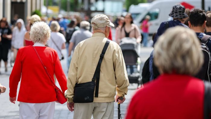 Studie: Deutsche Bevölkerung legt bis 2040 zu und altert