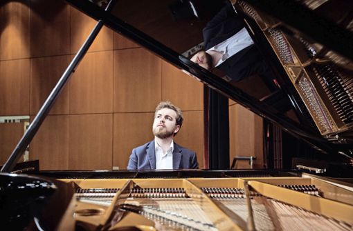 Ein Pianist von großem Format: Anton Gerzenberg begeisterte das Publikum bei seinem Gastspiel in Böblingen. Foto: Stefanie Schlecht/Stefanie Schlecht