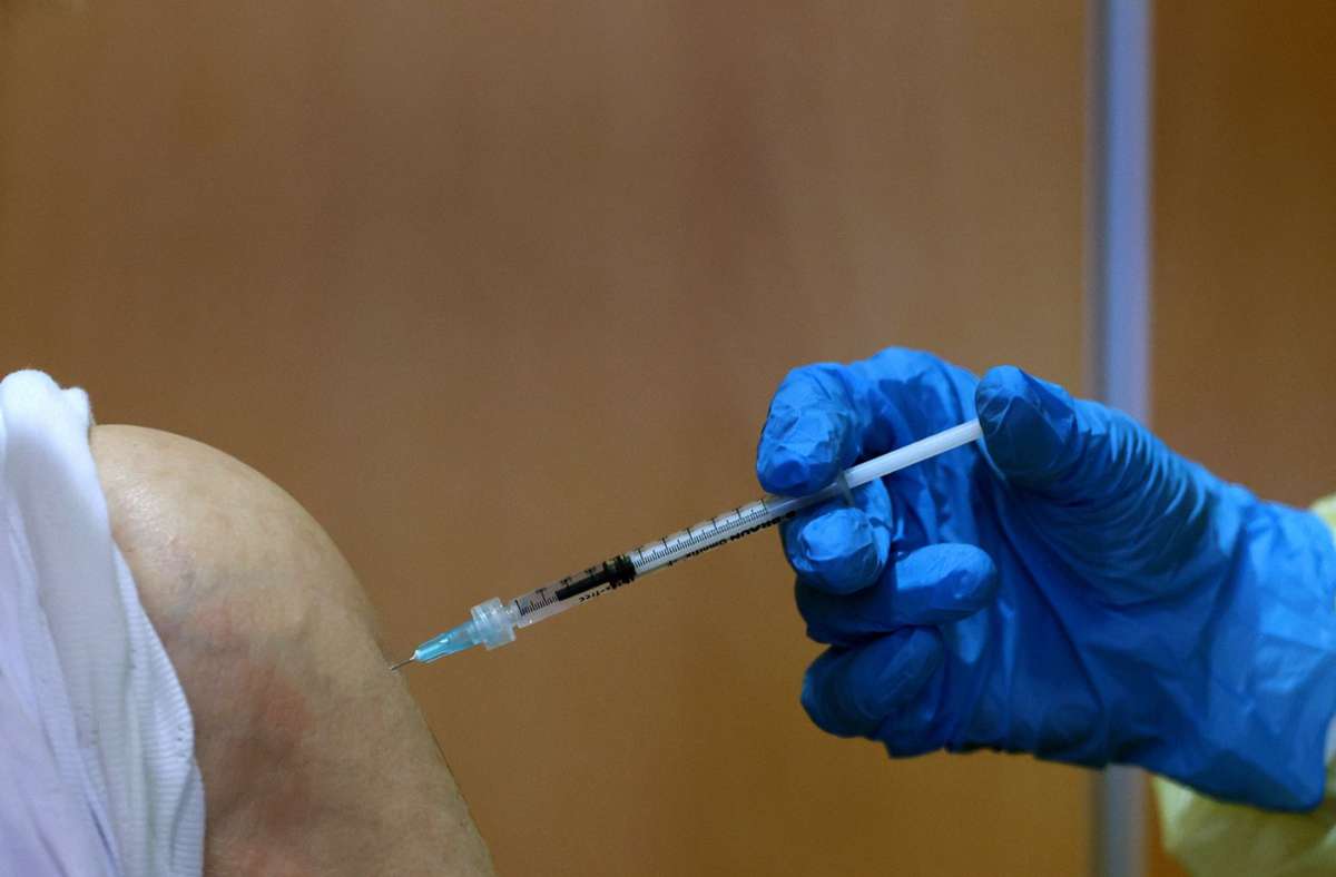 Coronavirus in Deutschland: Beschluss: Hausärzte sollen nach Ostern mit Impfungen beginnen