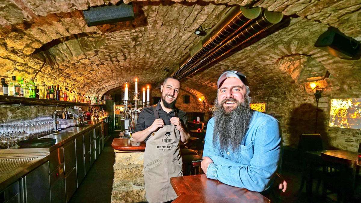 Zwei besondere Köpfe in einer besonderen Location: Hannes Henzler (links) und Pascal Fetzer in Chaplin’s Bar in Ludwigsburg.