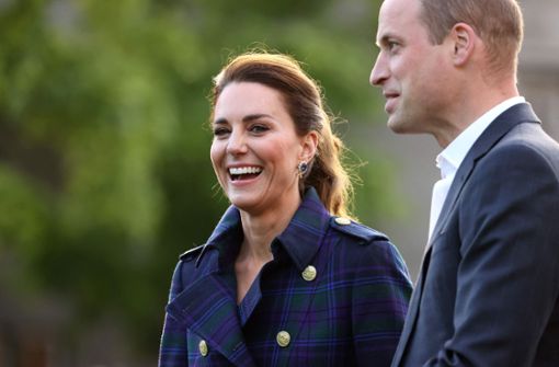 Herzogin Kate und Prinz William bereisen Schottland. In unserer Bildergalerie zeigen wir die schönsten Looks der Herzogin. Foto: AFP/CHRIS JACKSON
